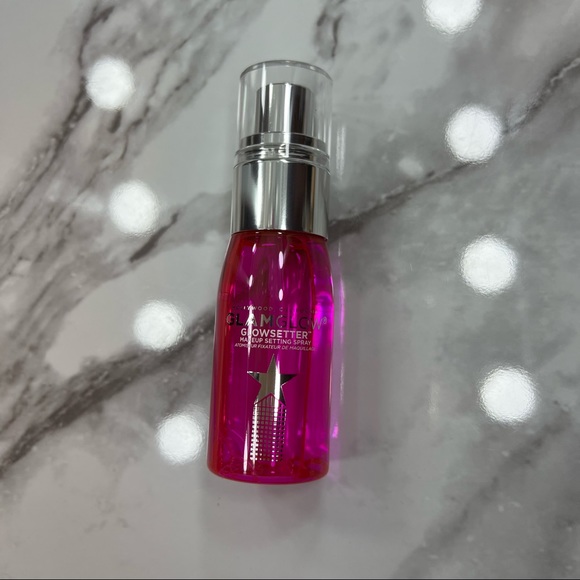 Glamglow Glowsetter Hydrating Makeup Setting Spray - Picture 2 of 8